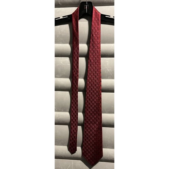 J Ferrar Red Tie 60x3.75 100% Silk - Picture 2 of 4